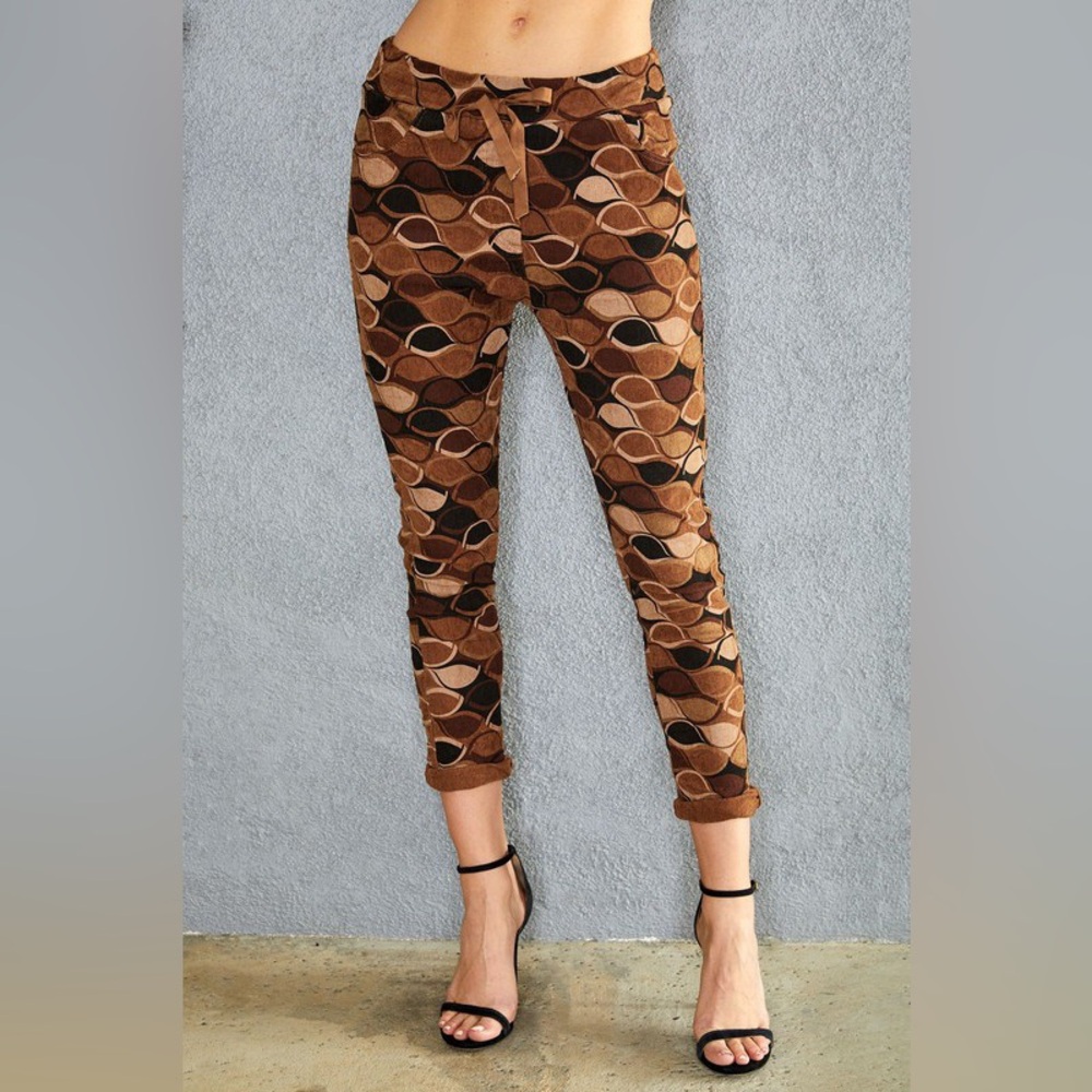 (6175-WAVE-CML) WAVE PATTERN CORDUROY CRINKLE JOGGERS
